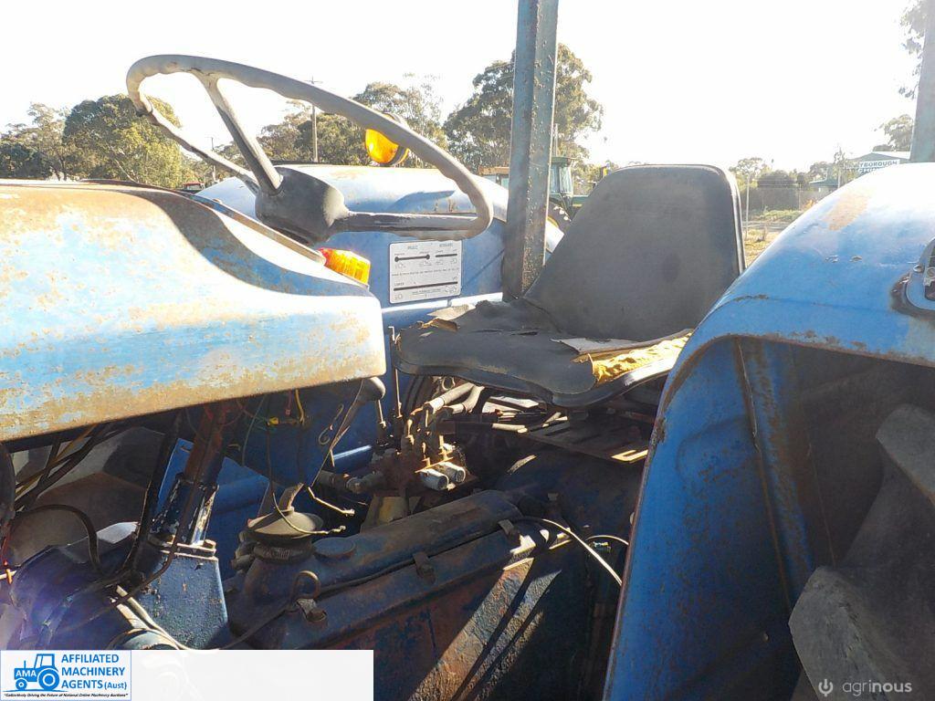 Leyland 255 Tractor - photo 9