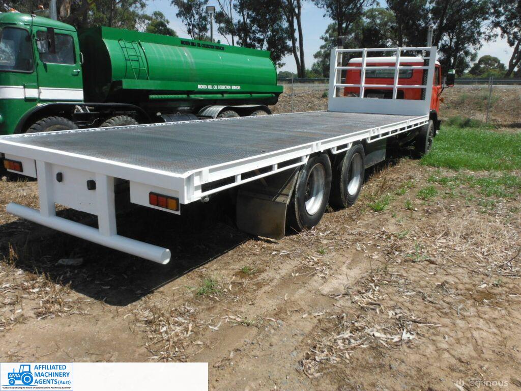 1994 International Acco T1850E Tray Truck - photo 2
