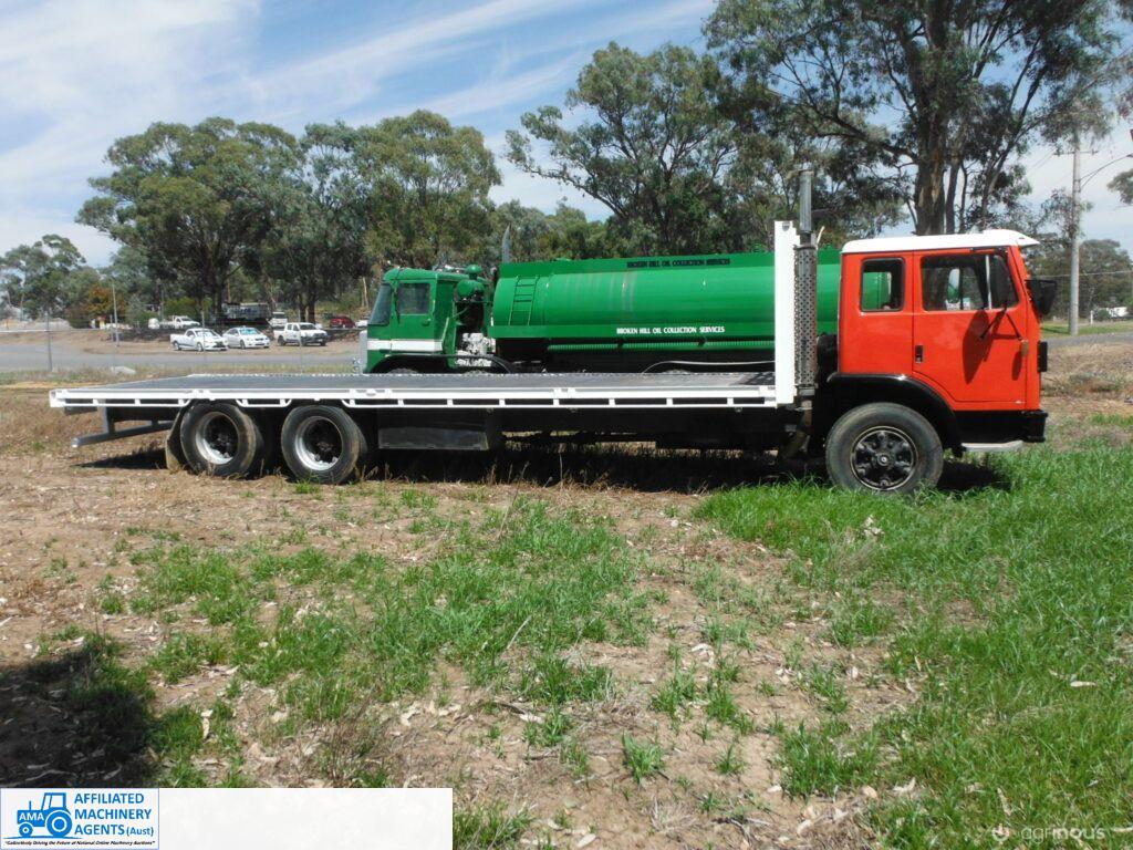 1994 International Acco T1850E Tray Truck - photo 4