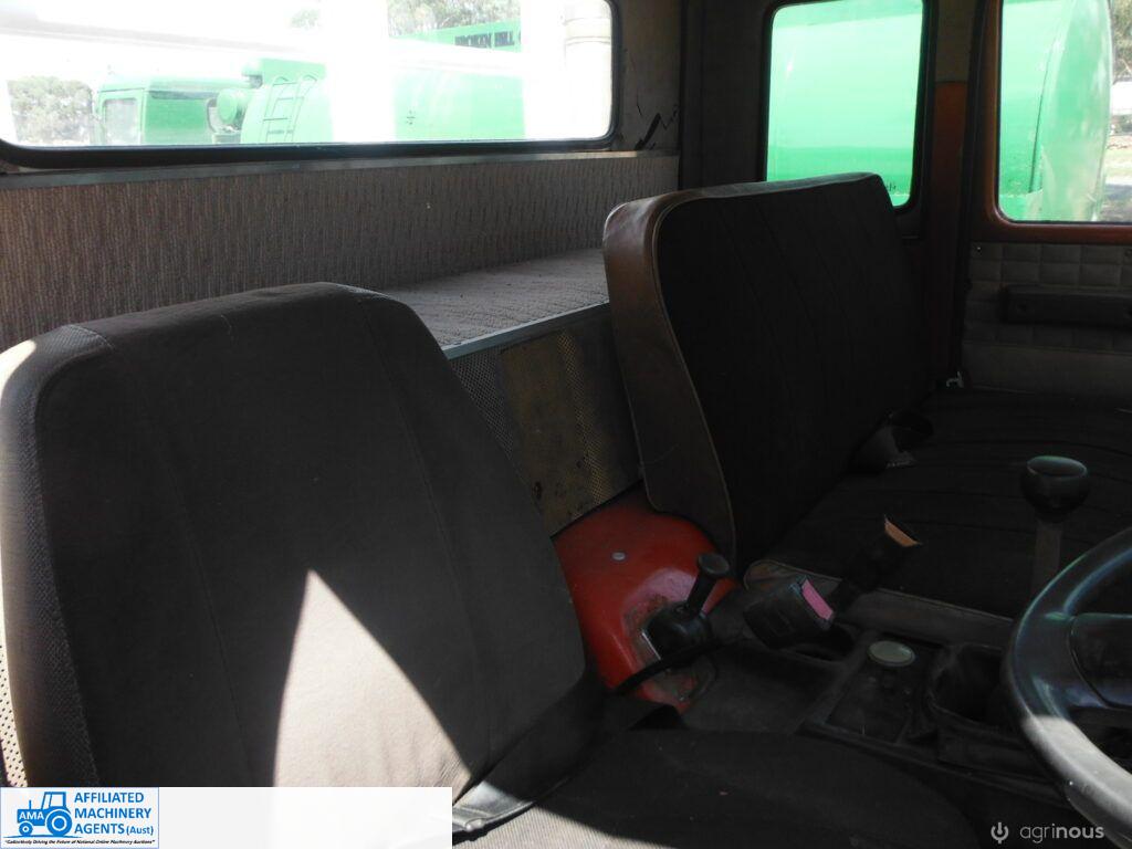 1994 International Acco T1850E Tray Truck - photo 7