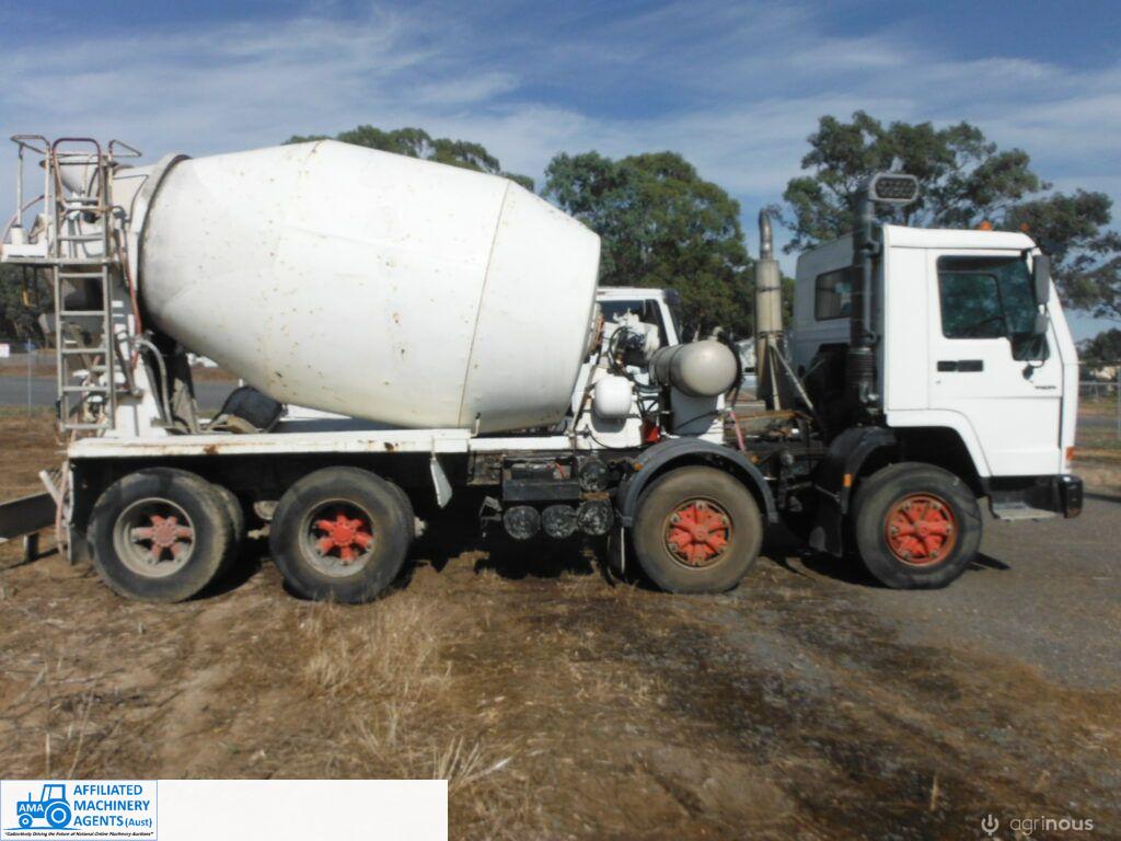 Volvo Twin Steer Concrete Agitator - photo 9