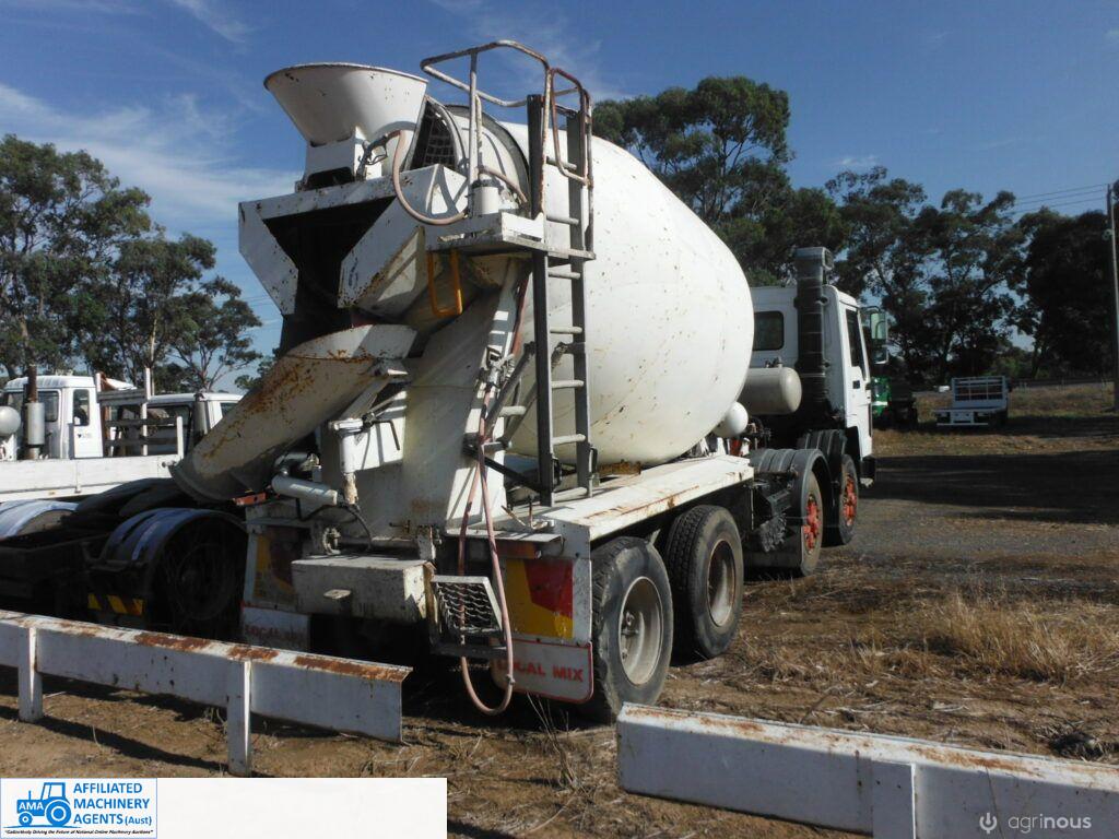 Volvo Twin Steer Concrete Agitator - photo 10