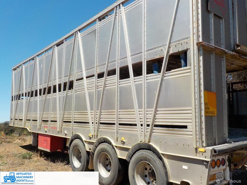 2004 Shanks "B" 2x4 Livestock Trailer (Damaged)