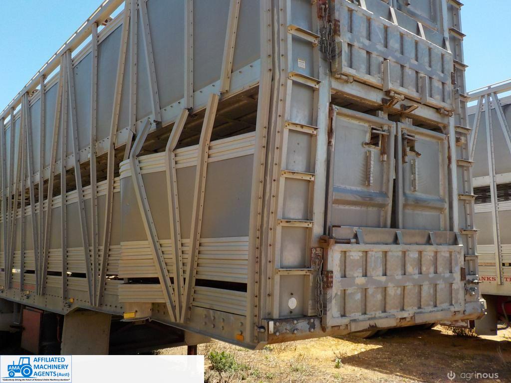 2004 Shanks "B" 2x4 Livestock Trailer (Damaged) - photo 8