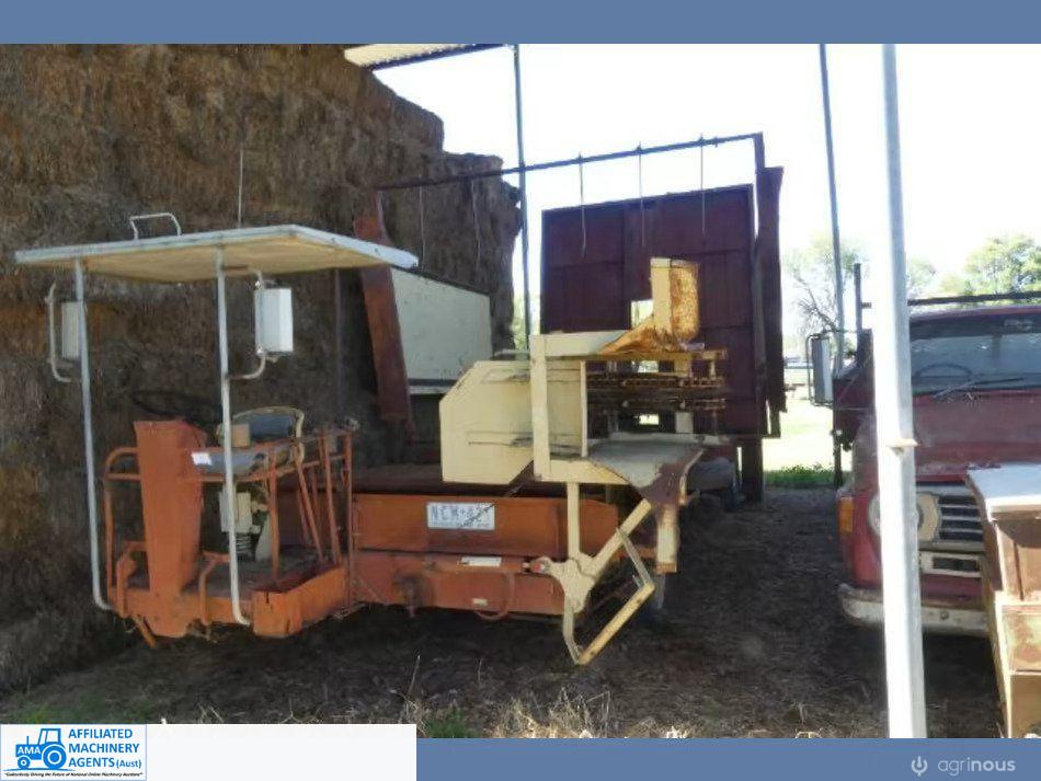 New Holland 1047 Bale Wagon - photo 2