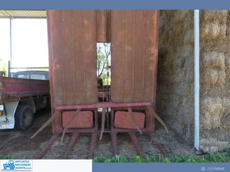 New Holland 1047 Bale Wagon - photo 4