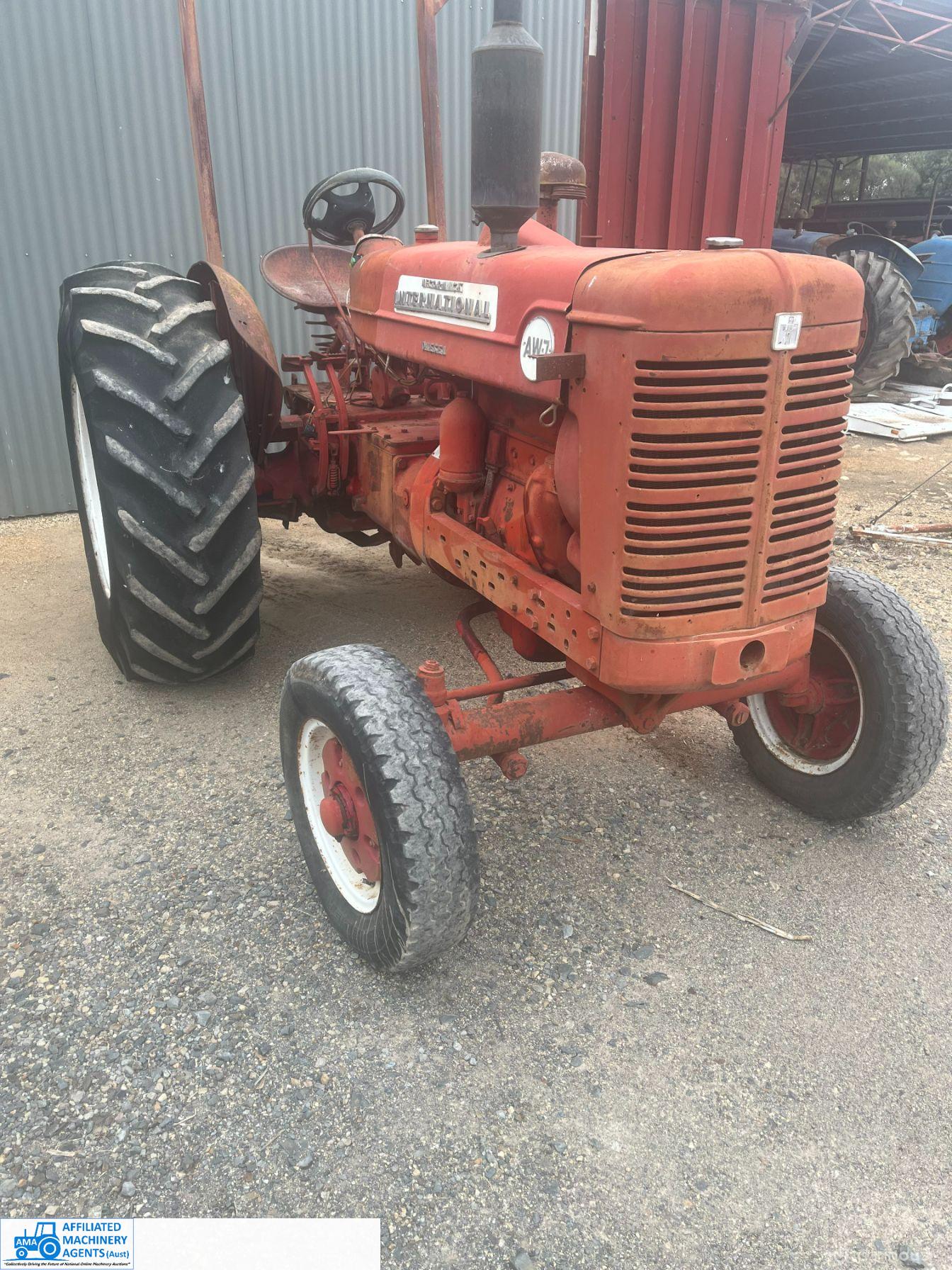 AW7D International - Good order Running ~ (Collector's Tractor)