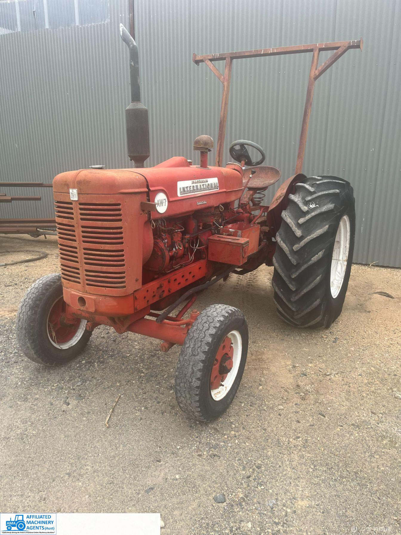 AW7D International - Good order Running ~ (Collector's Tractor) - photo 2