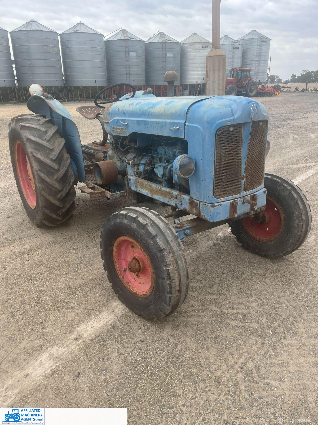 Petrol Fordson Major - Good Order Running ~ (Collector's Tractor) - photo 2