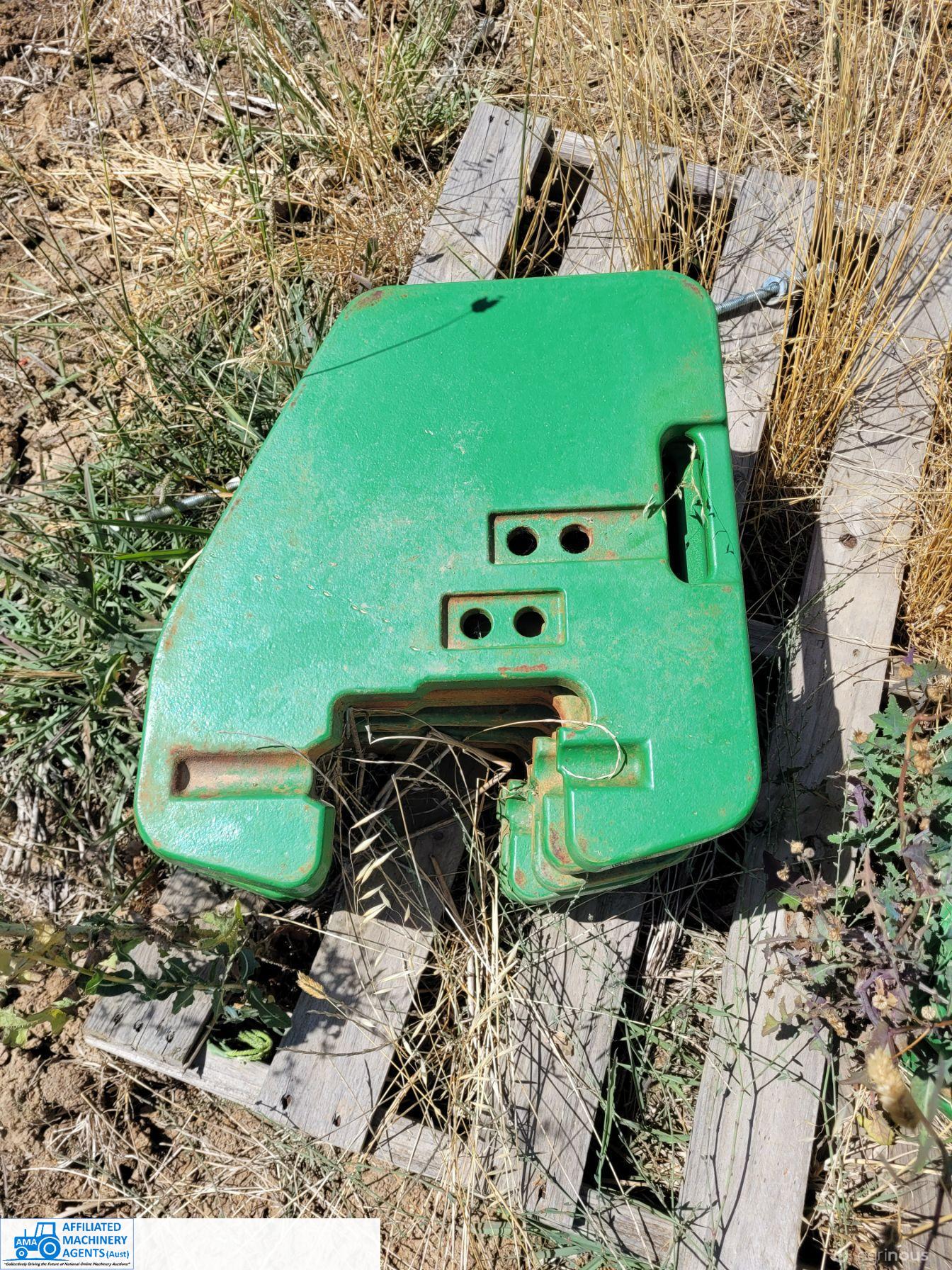 10x 47kg John Deere Tractor weights - photo 3