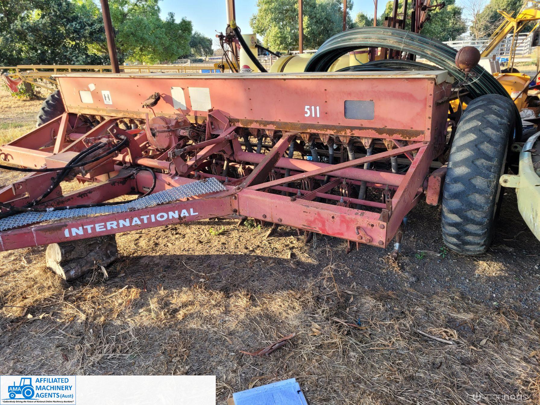 24 Run IH-511 Combine - photo 2