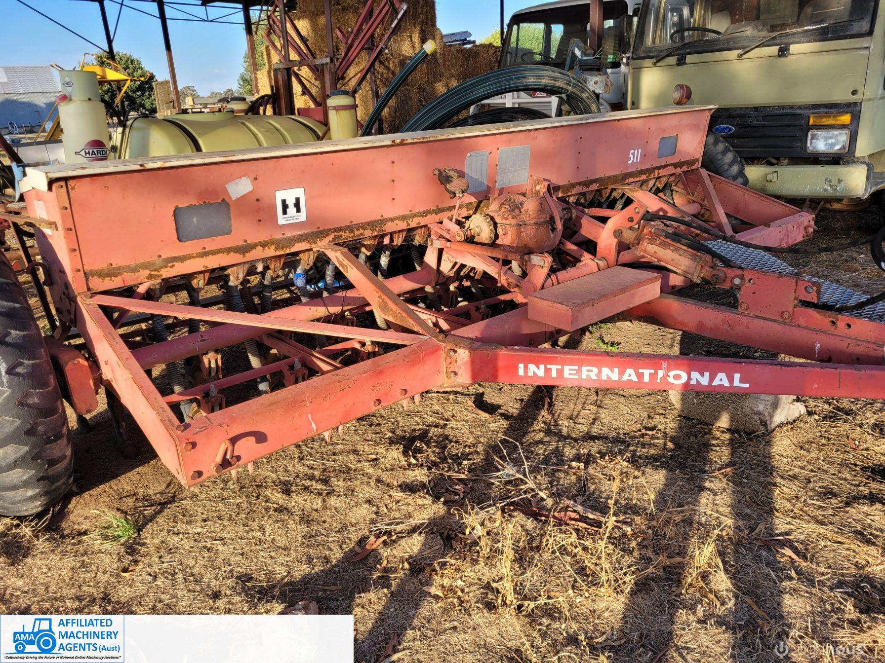 24 Run IH-511 Combine