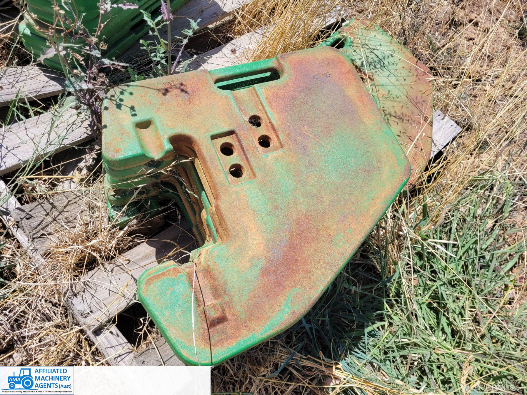 10x 47kg John Deere Tractor weights - photo 2
