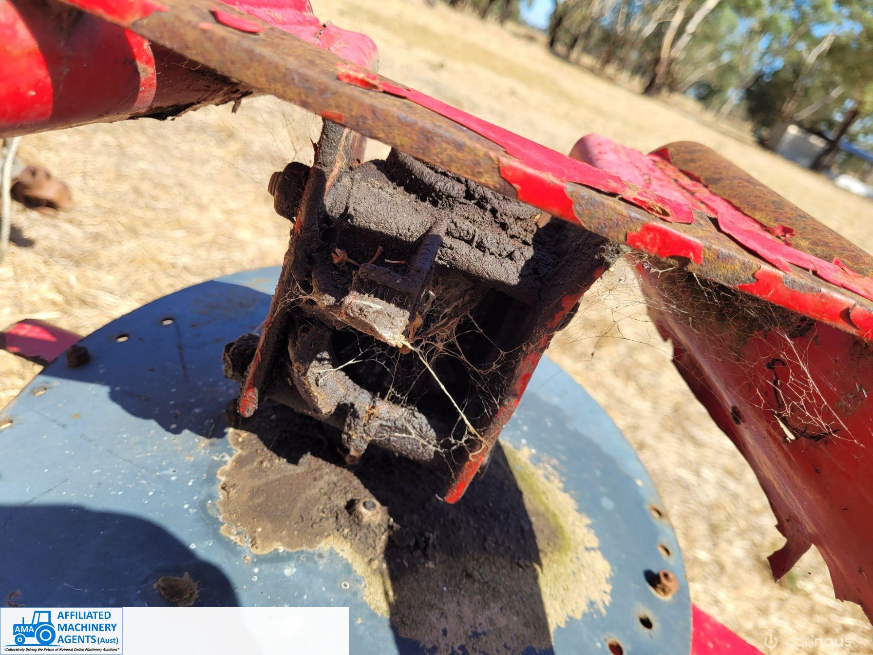 Rondini 3pl 500Kg Spreader (Damaged drive box) - photo 5