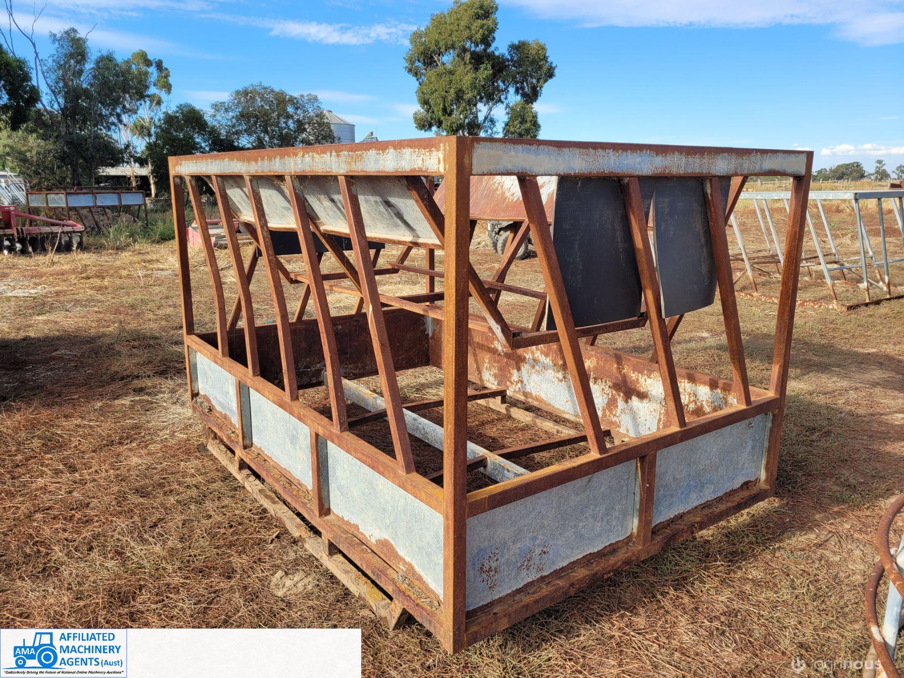 Maxi Hay Feeder (No.1)