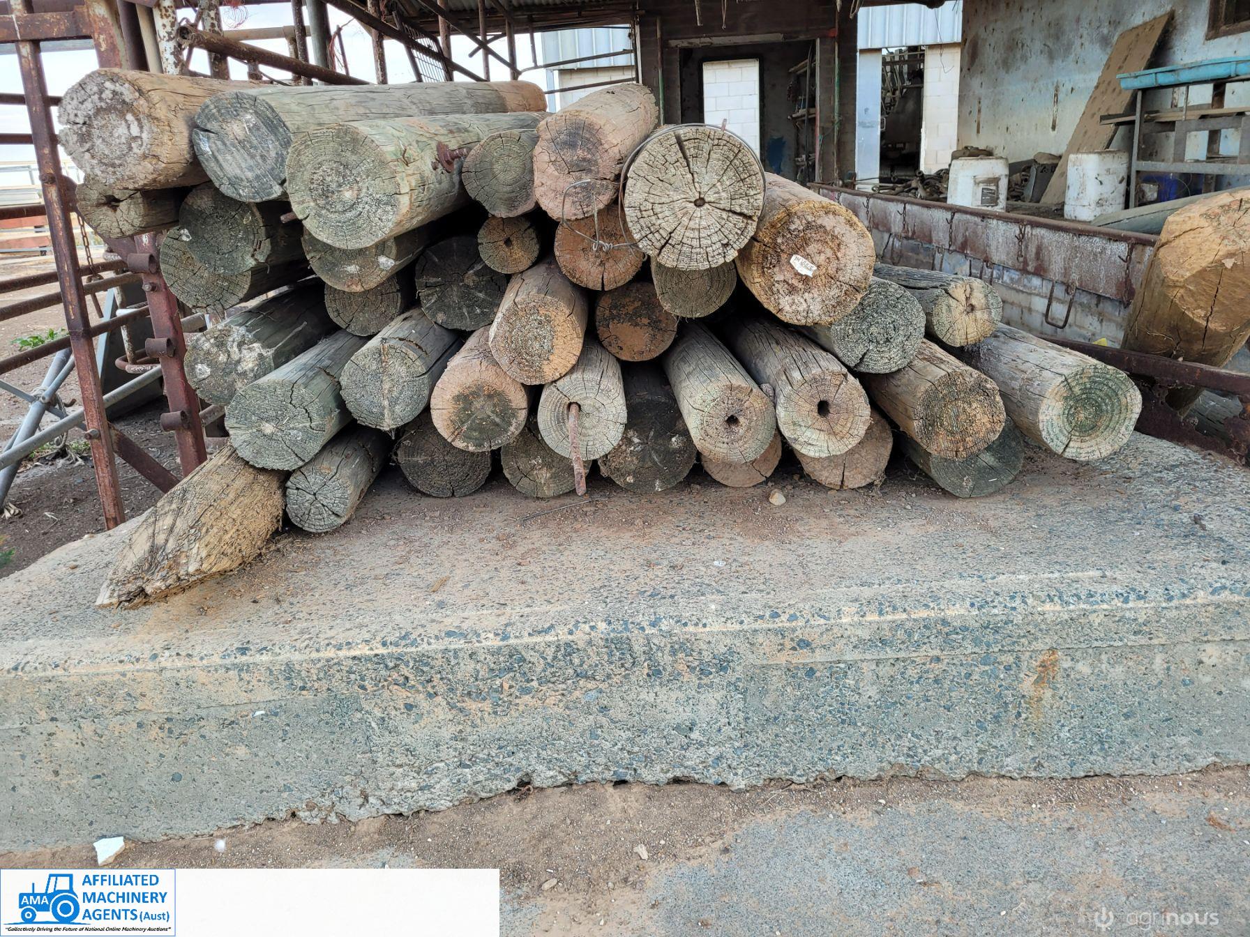 36x Assorted Pine Posts & Stays - photo 2