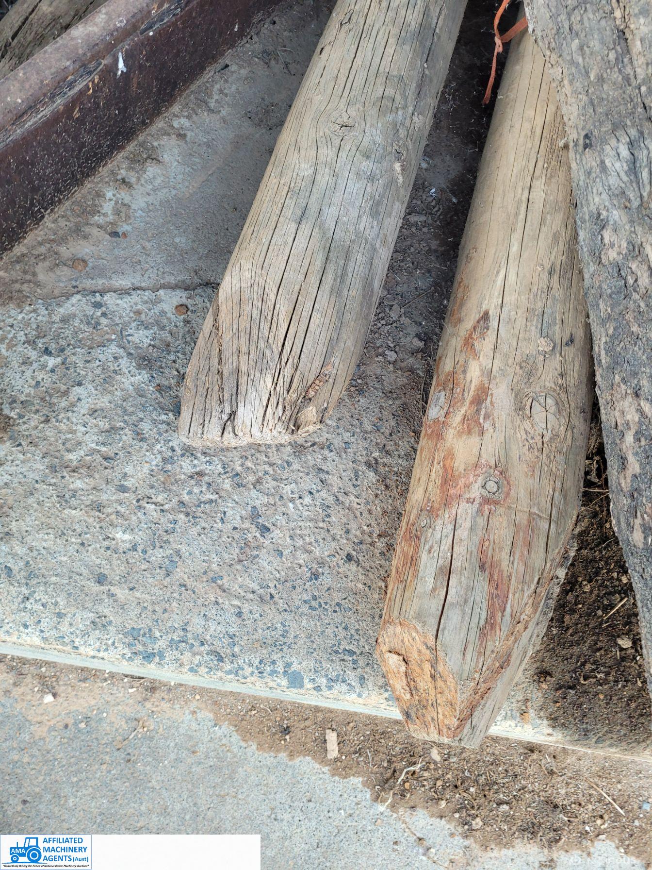 11x Pine Strainer Posts 7"-8"