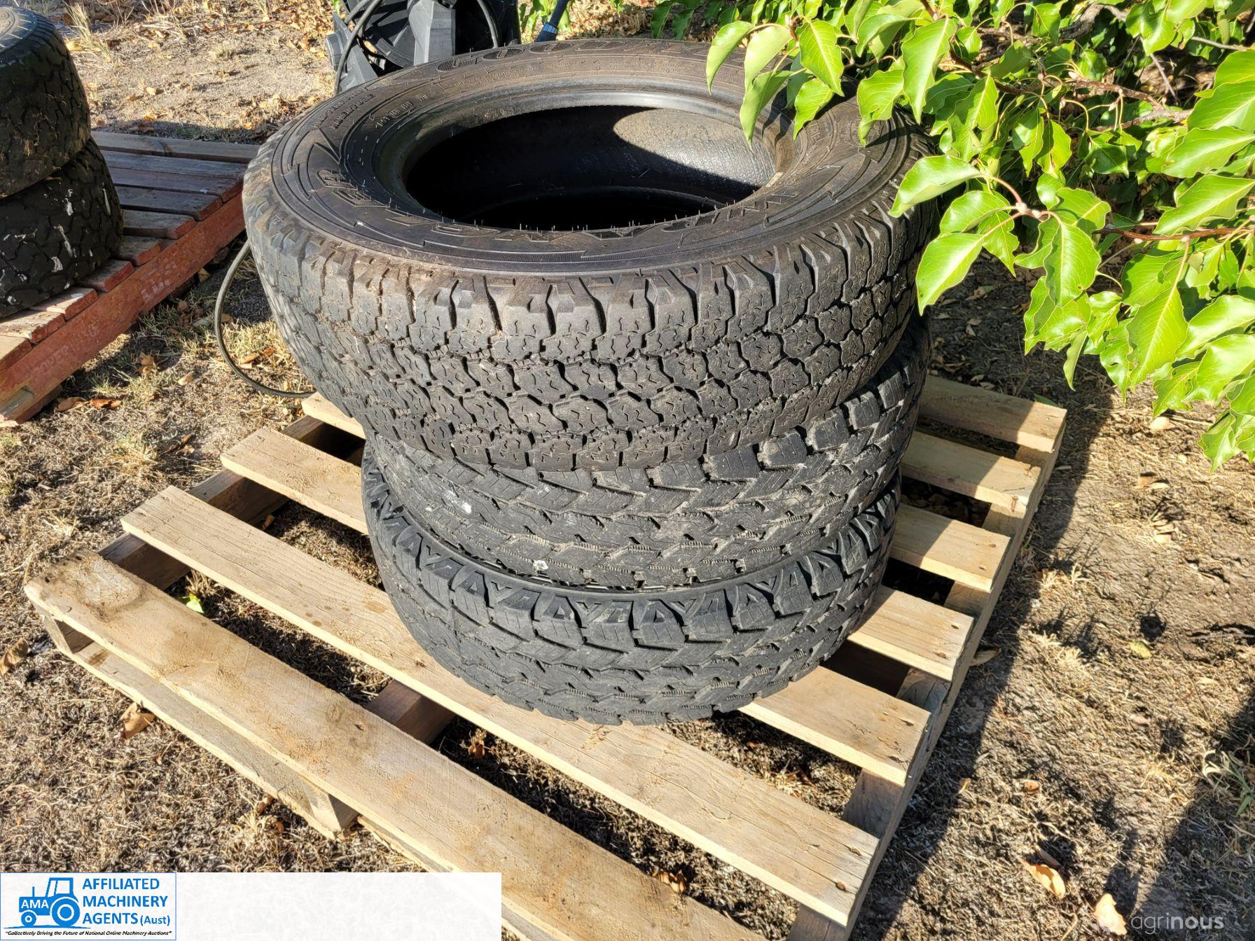 3x Tyres LT225/75R16 (Approx 40% Tread)