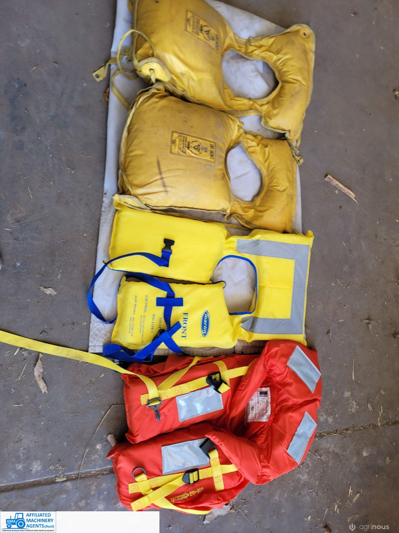 4x Life Jackets - photo 2