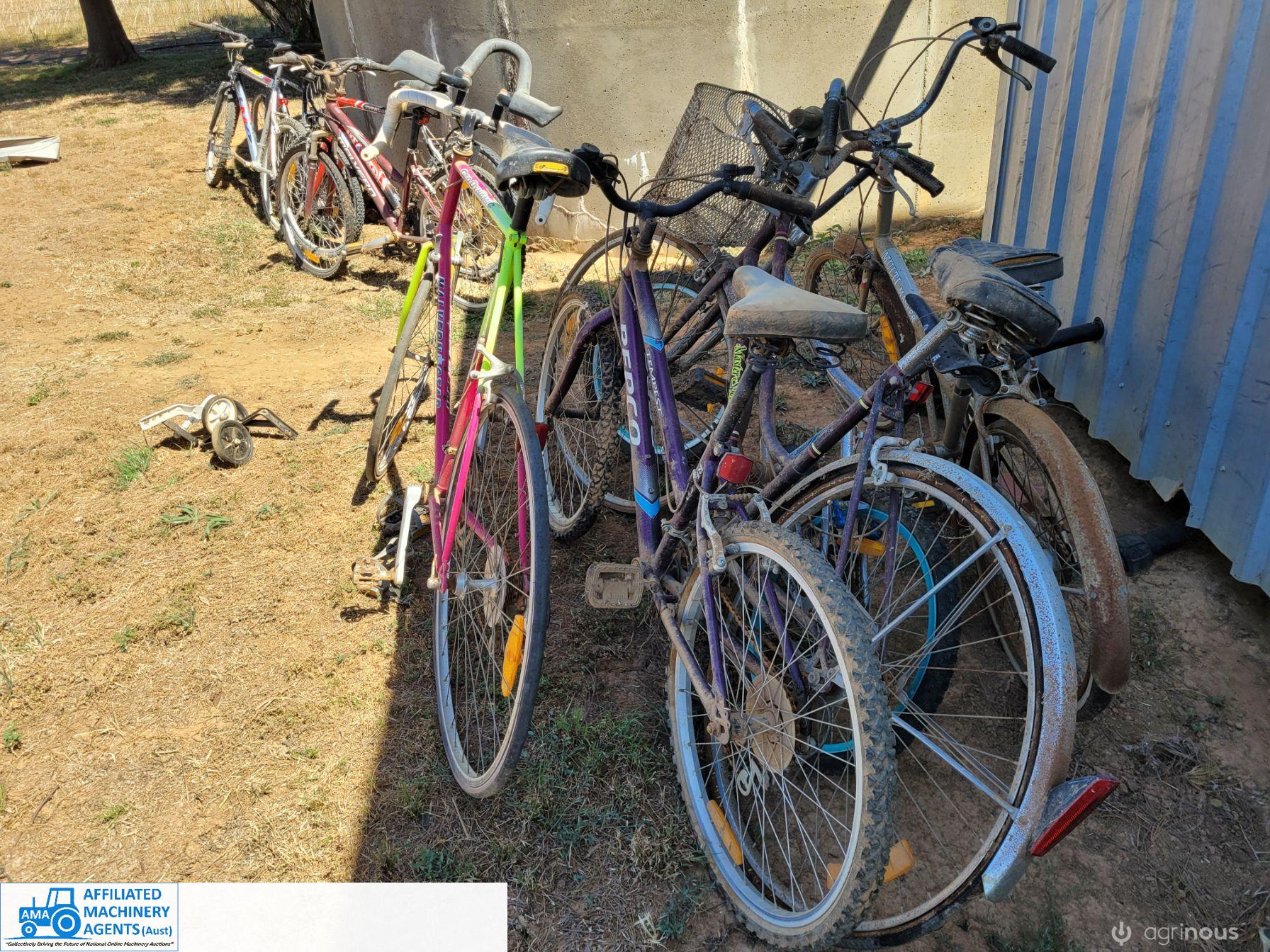 Assorted Push Bikes x 5 - photo 2