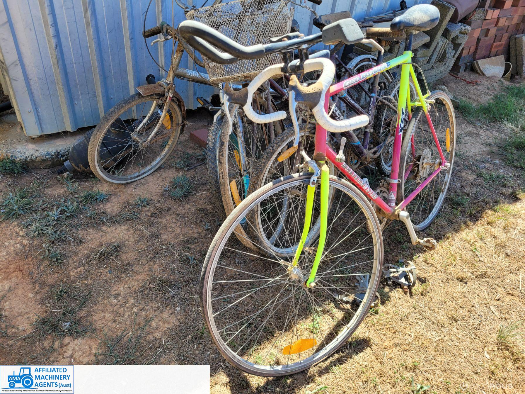 Assorted Push Bikes x 5 - photo 3