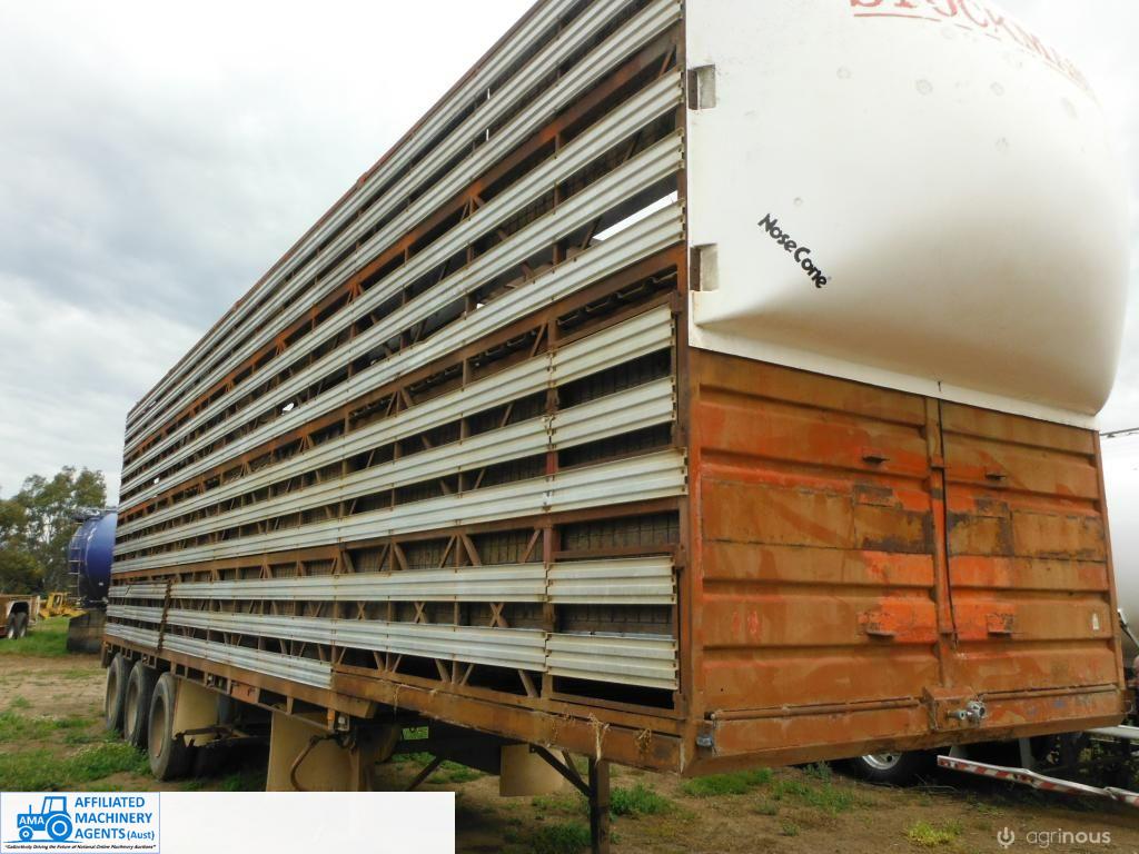 Byrne 4x2 Stock Crate Tri-axle Trailer - photo 2