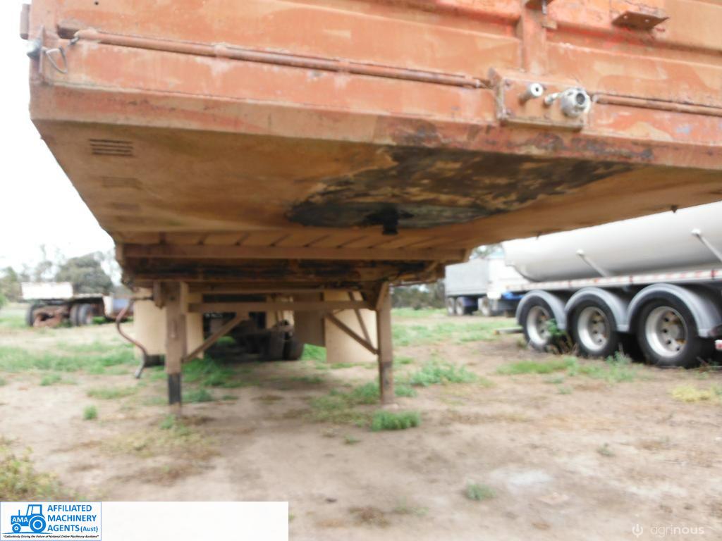 Byrne 4x2 Stock Crate Tri-axle Trailer - photo 6