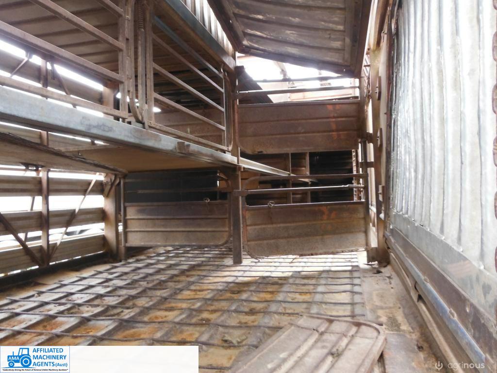 Byrne 4x2 Stock Crate Tri-axle Trailer - photo 4