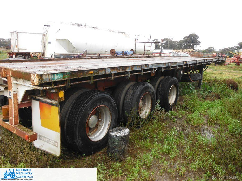 Haulmark 40ft Tri-axle Flat Top