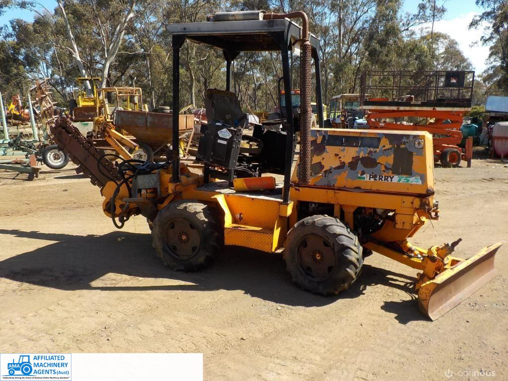 Perry (Ditch Witch) 4cyl Trenching Tractor - photo 2