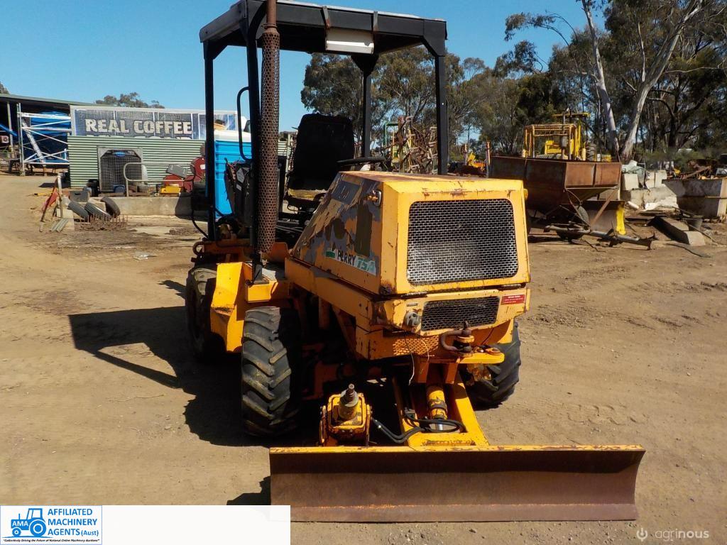 Perry (Ditch Witch) 4cyl Trenching Tractor - photo 3