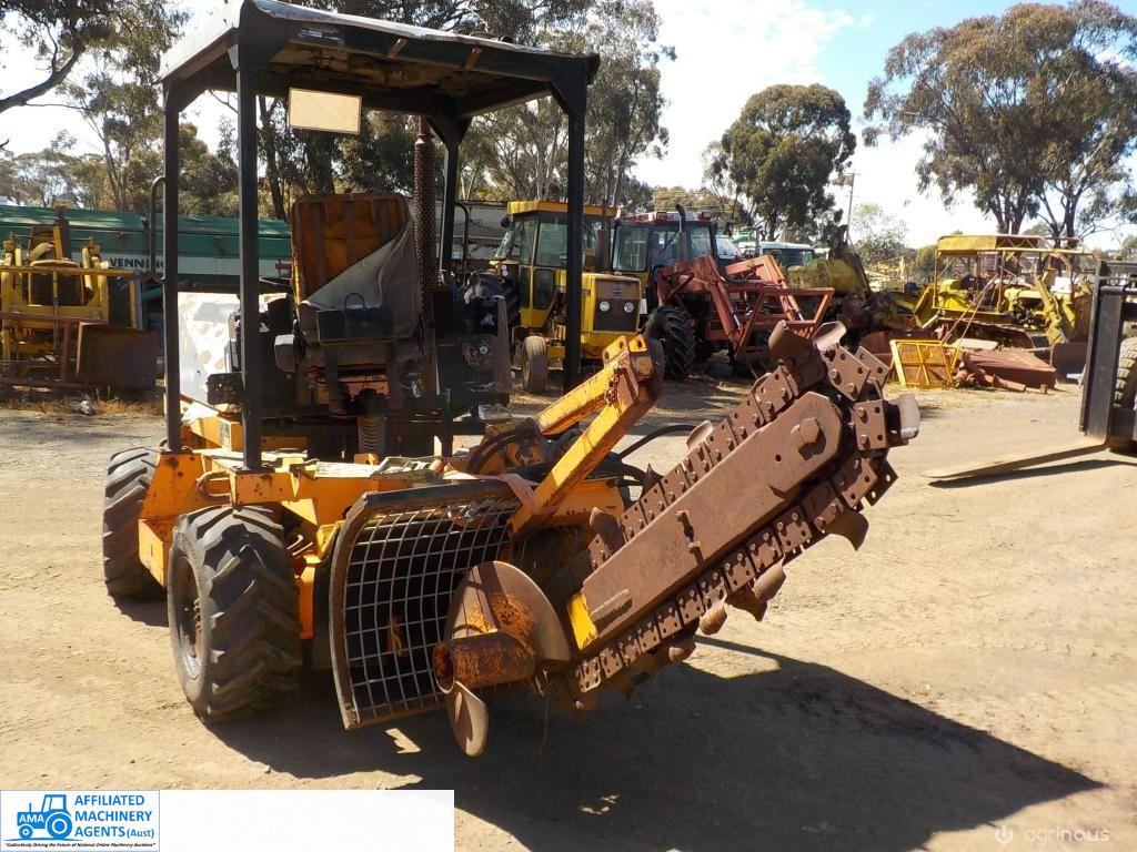Perry (Ditch Witch) 4cyl Trenching Tractor - photo 4