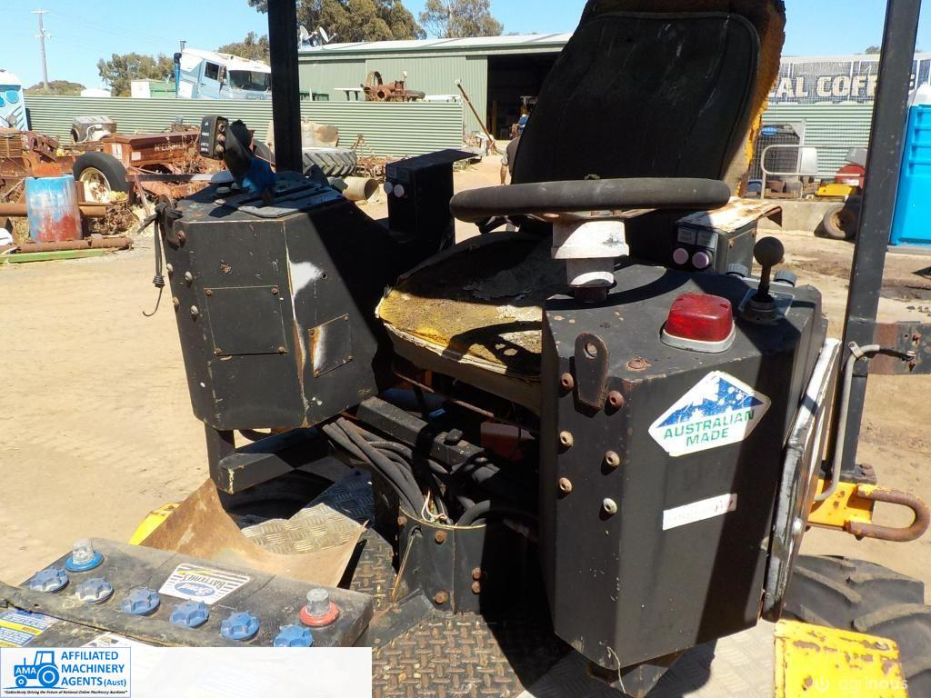 Perry (Ditch Witch) 4cyl Trenching Tractor - photo 8
