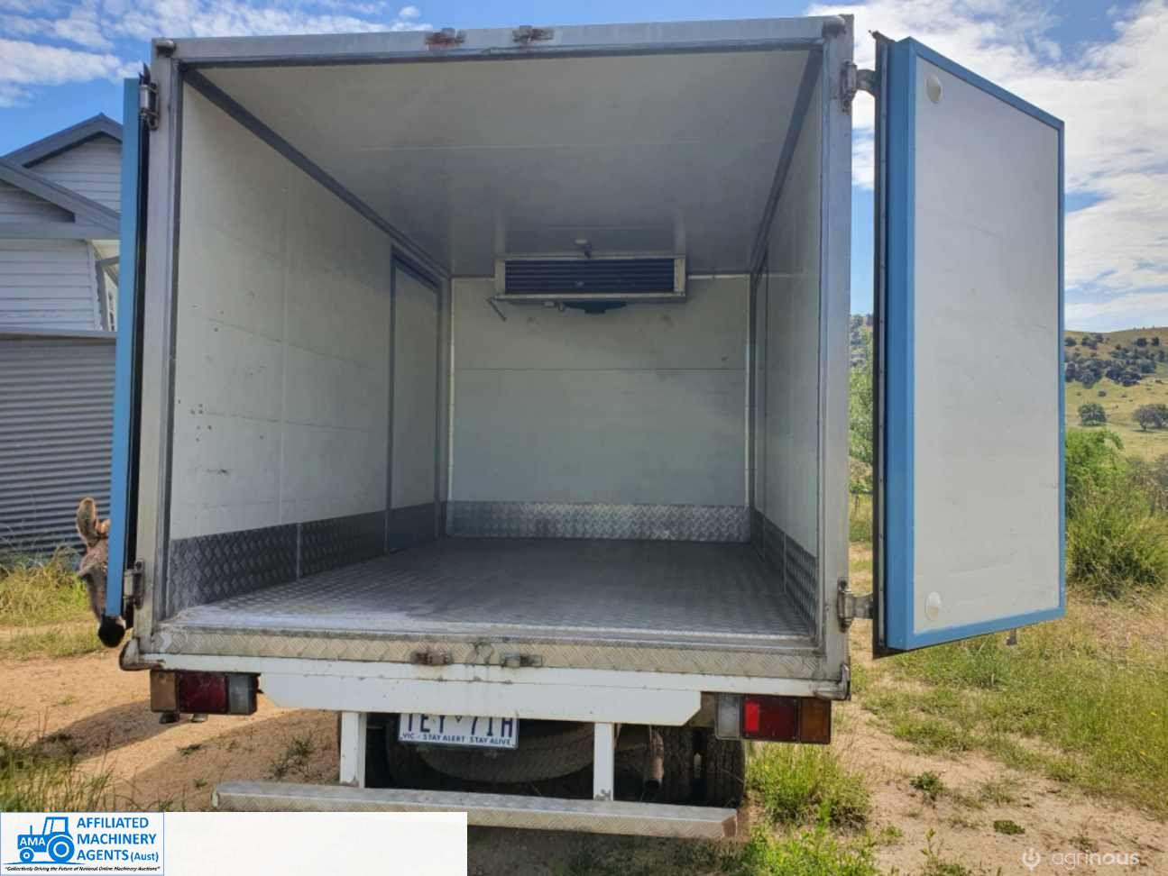 Isuzu NKR-200 Fridge Van (VIN: JAANKR77E37100481) - photo 9