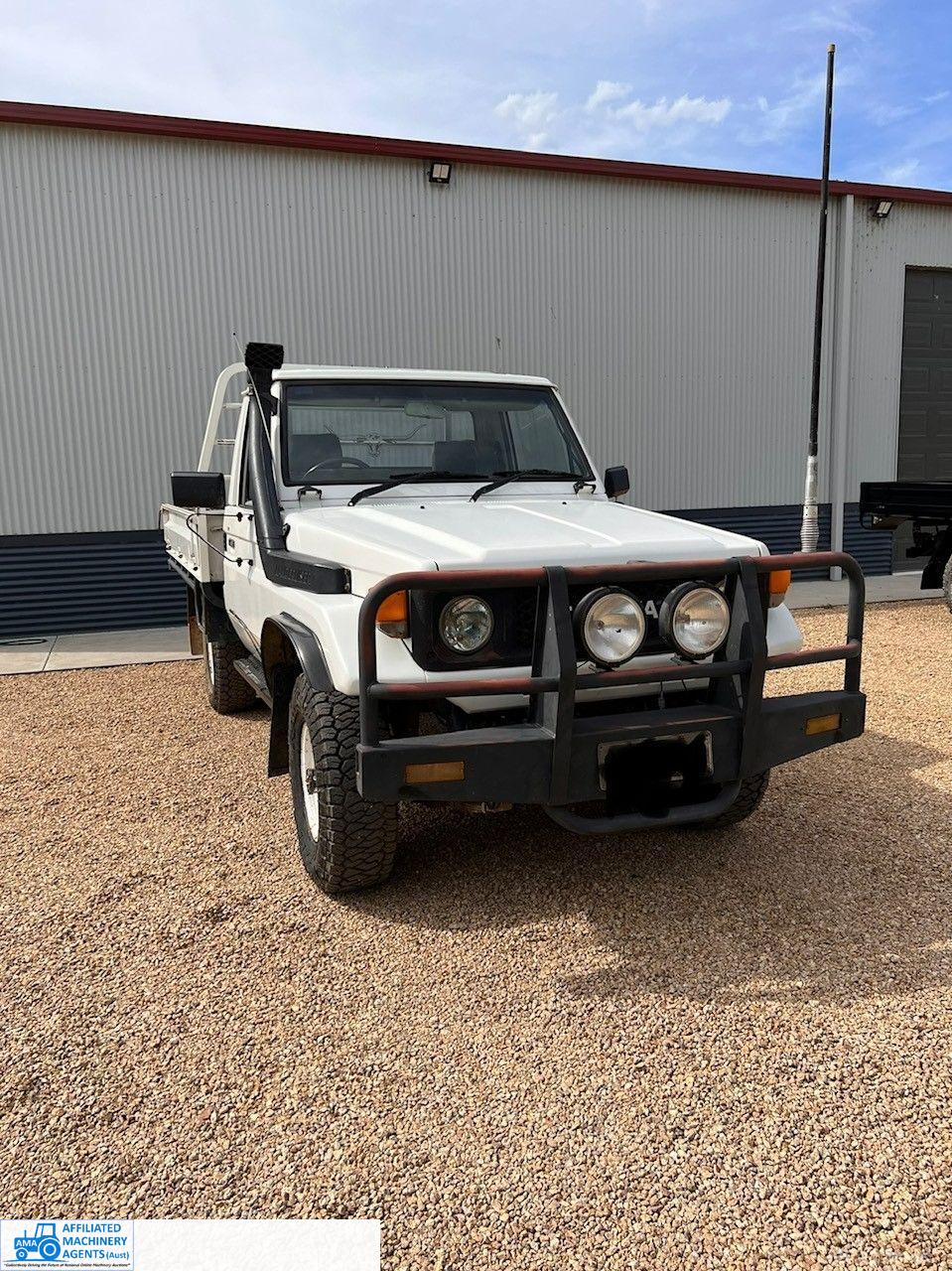 1987 Toyota Landcruiser 4x4 Tray - photo 2