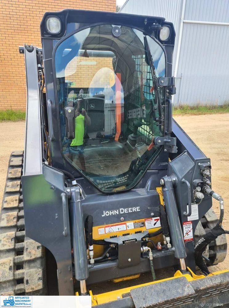 John Deere 317G tracked skid steer - photo 2