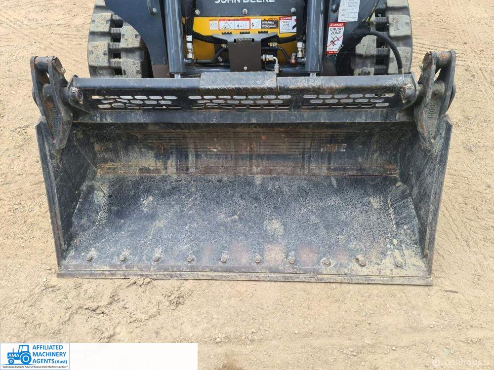 John Deere 317G tracked skid steer - photo 9