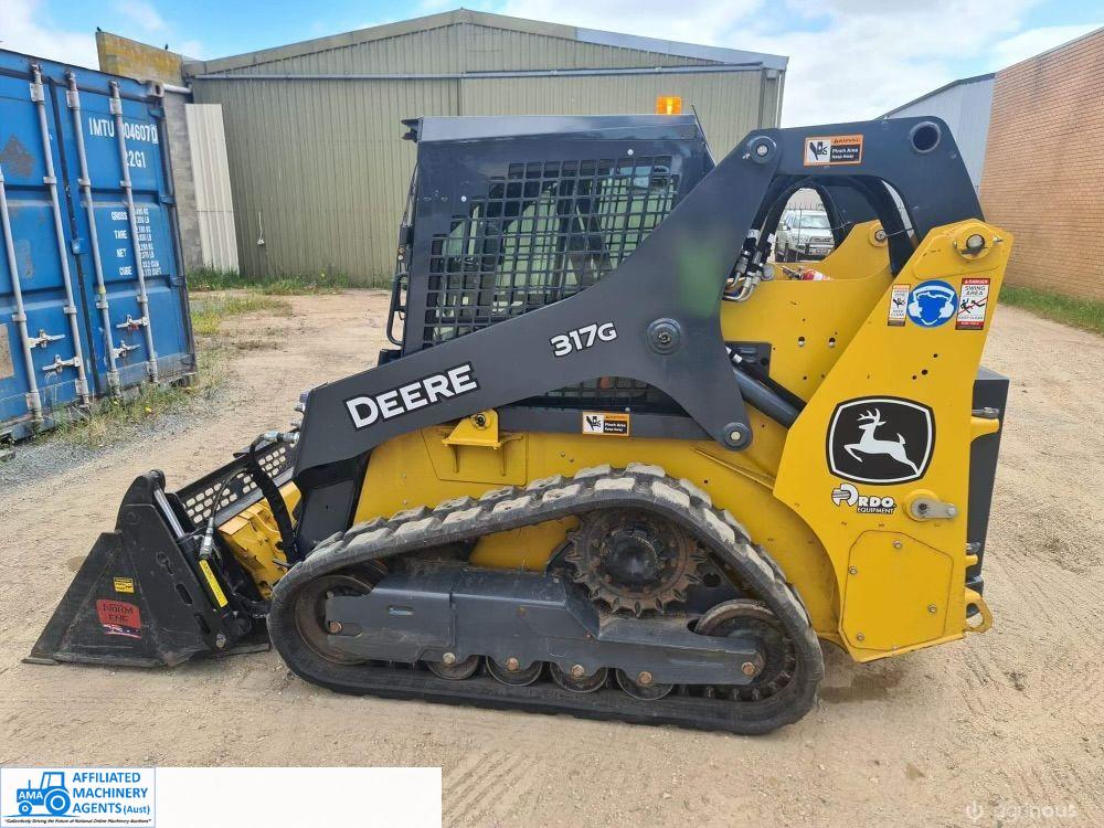 John Deere 317G tracked skid steer - photo 3