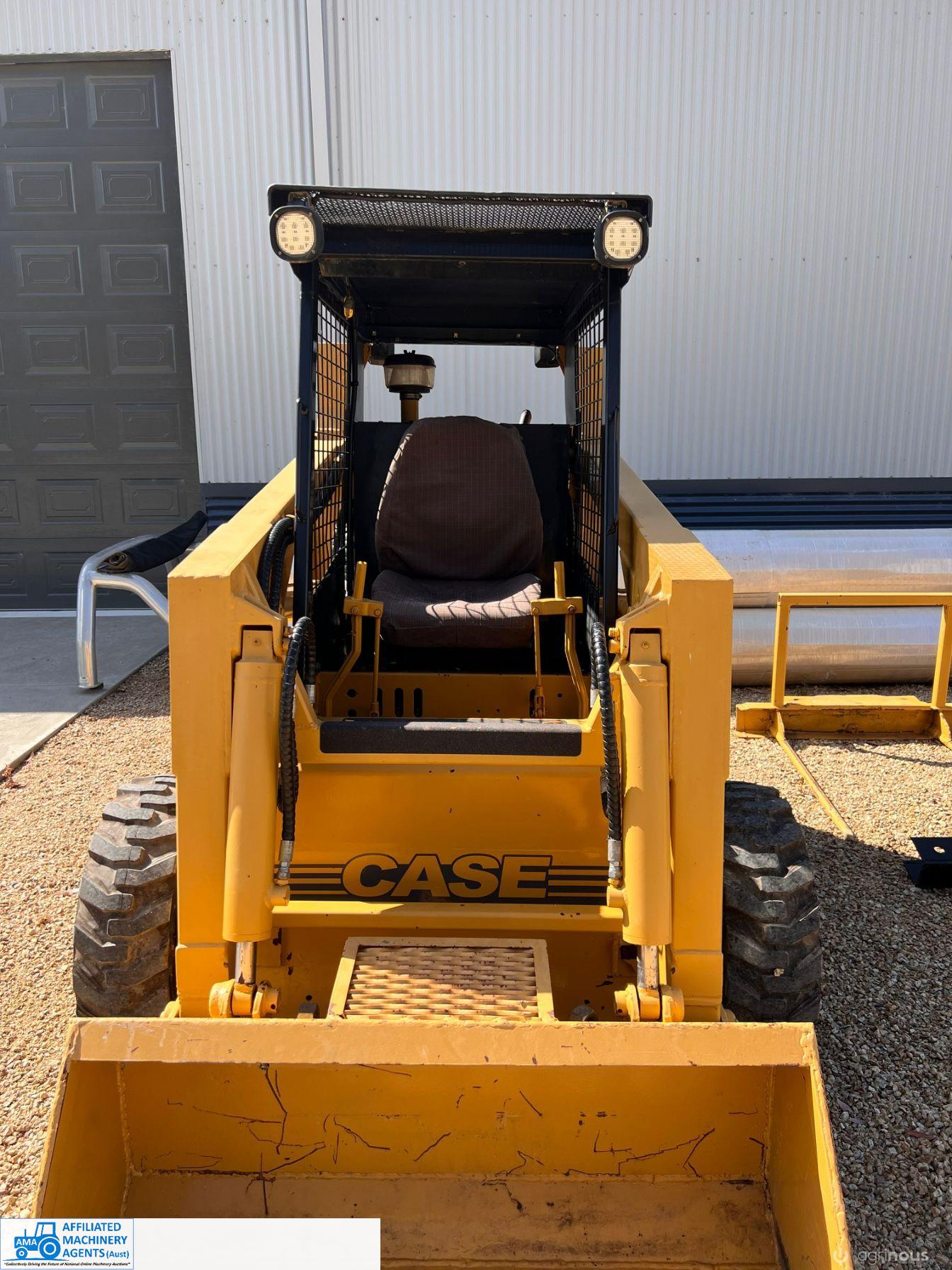 Case 1526 Skid Steer - photo 3