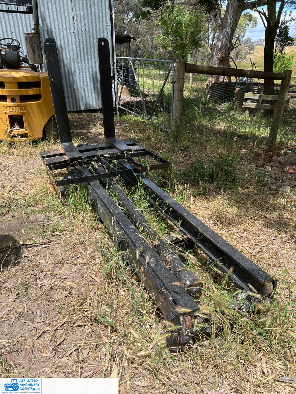 Clark 1 Ton Fork Lift - photo 2