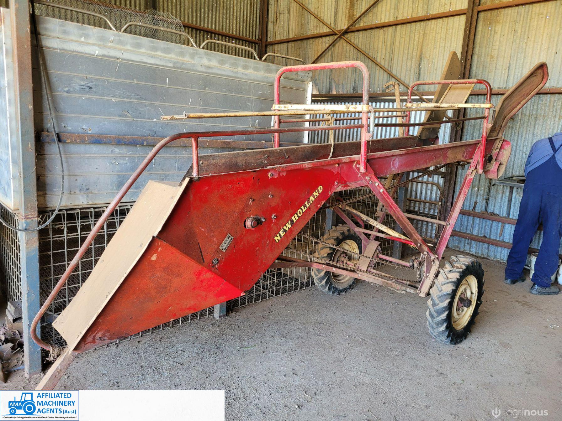 New Holland A-471 Bale Loader