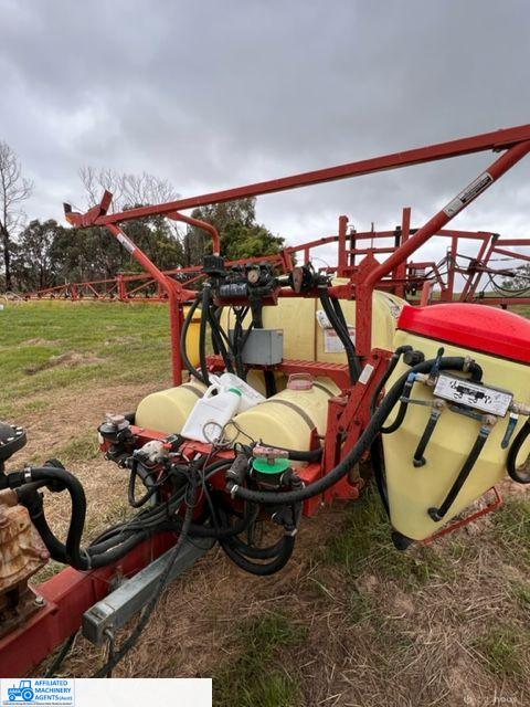 2000 Litre HARDI spray unit