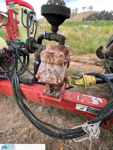 2000 Litre HARDI spray unit - photo 5