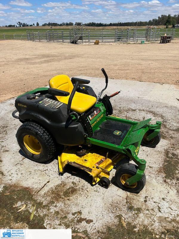 JD Z425 Zero Turn Front Deck Mower