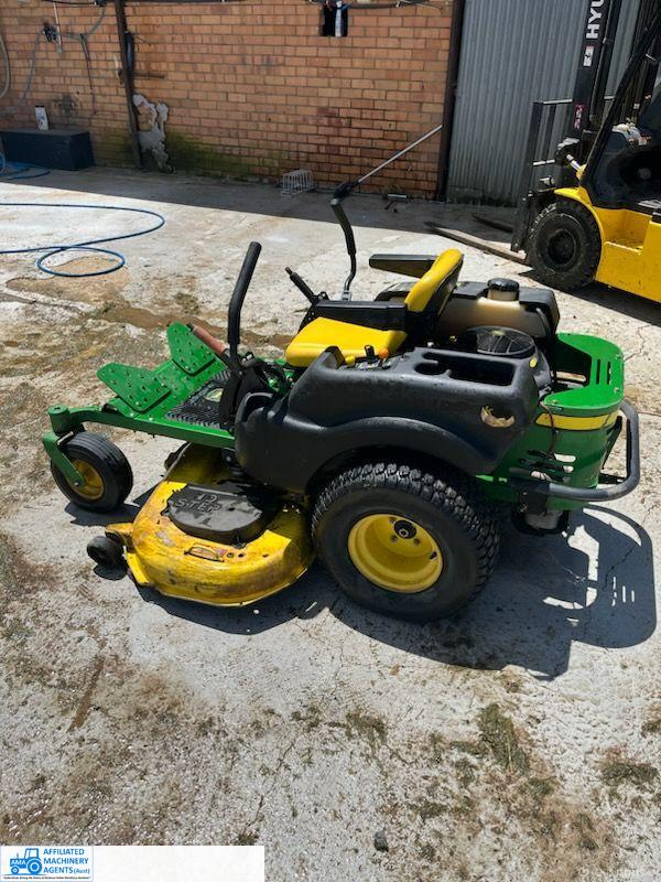 JD Z425 Zero Turn Front Deck Mower - photo 2