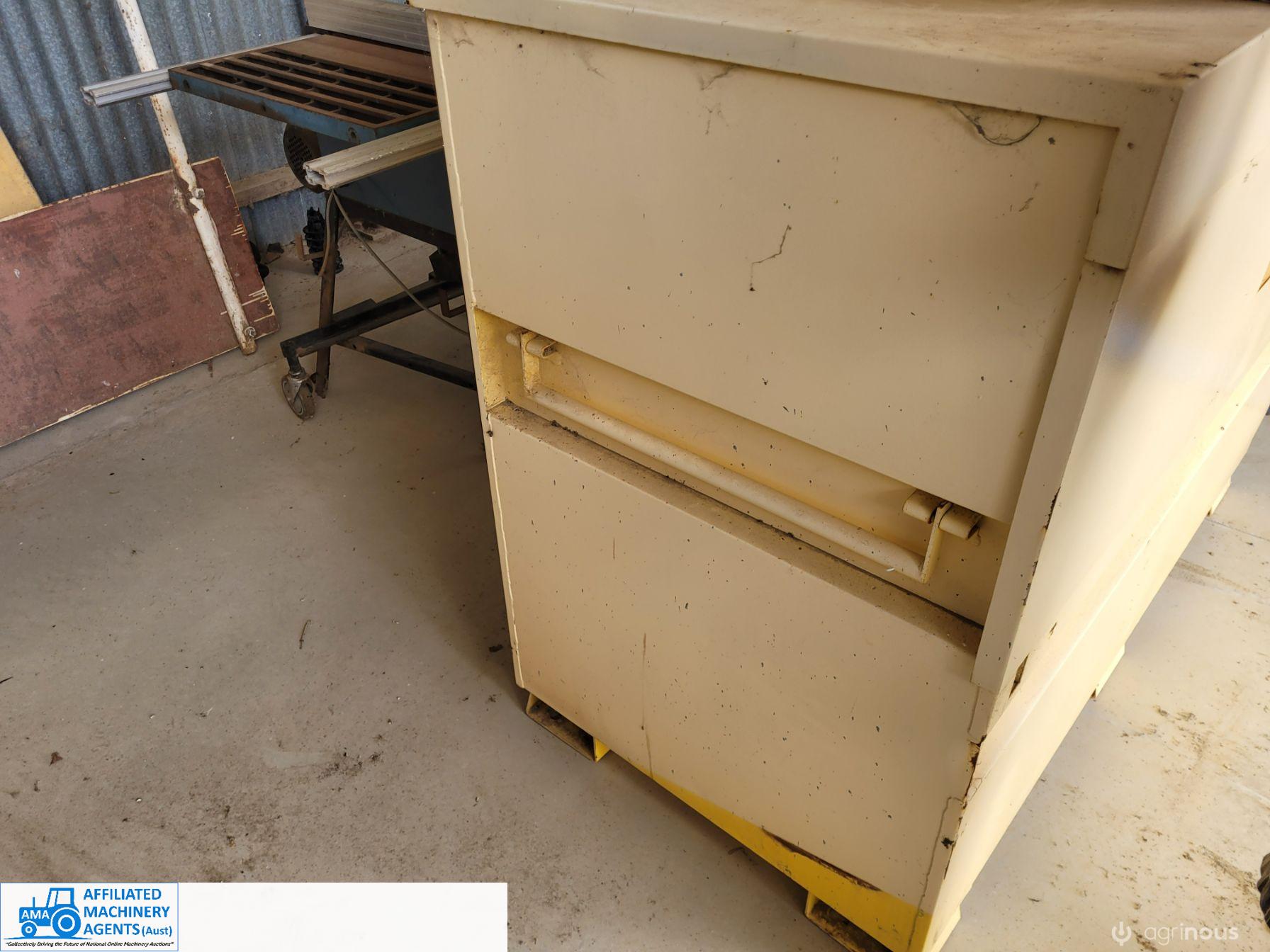 Boxo Lockable 'Site Safe' Tool Box 760W x 1520L X 1170H - photo 3