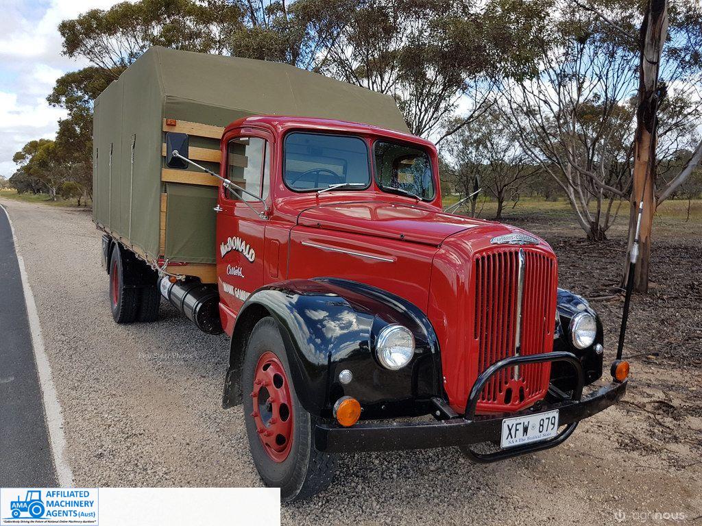 Morris Commercial Truck Cabin - photo 8