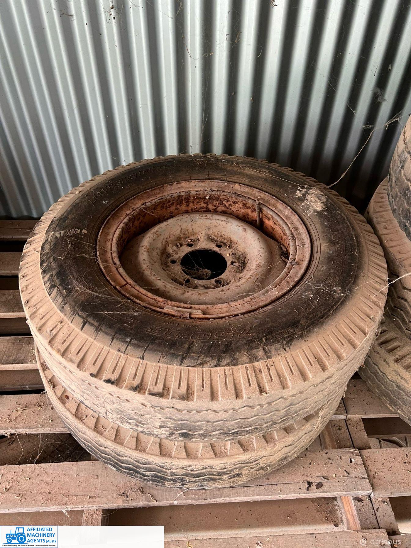 11x (6 Stud) Landcruiser Split Rims & Tyres - photo 5