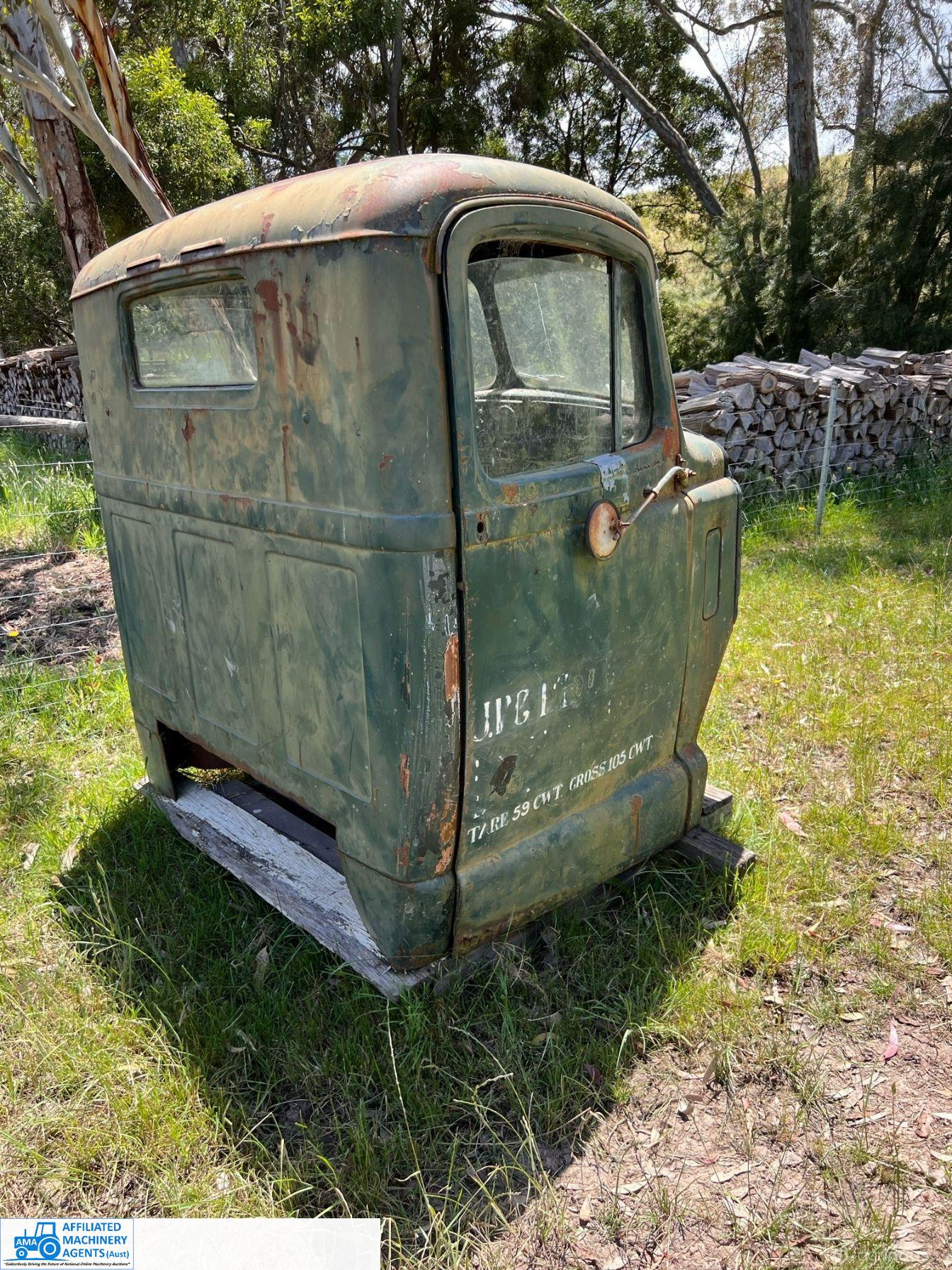 Morris Commercial Truck Cabin - photo 2