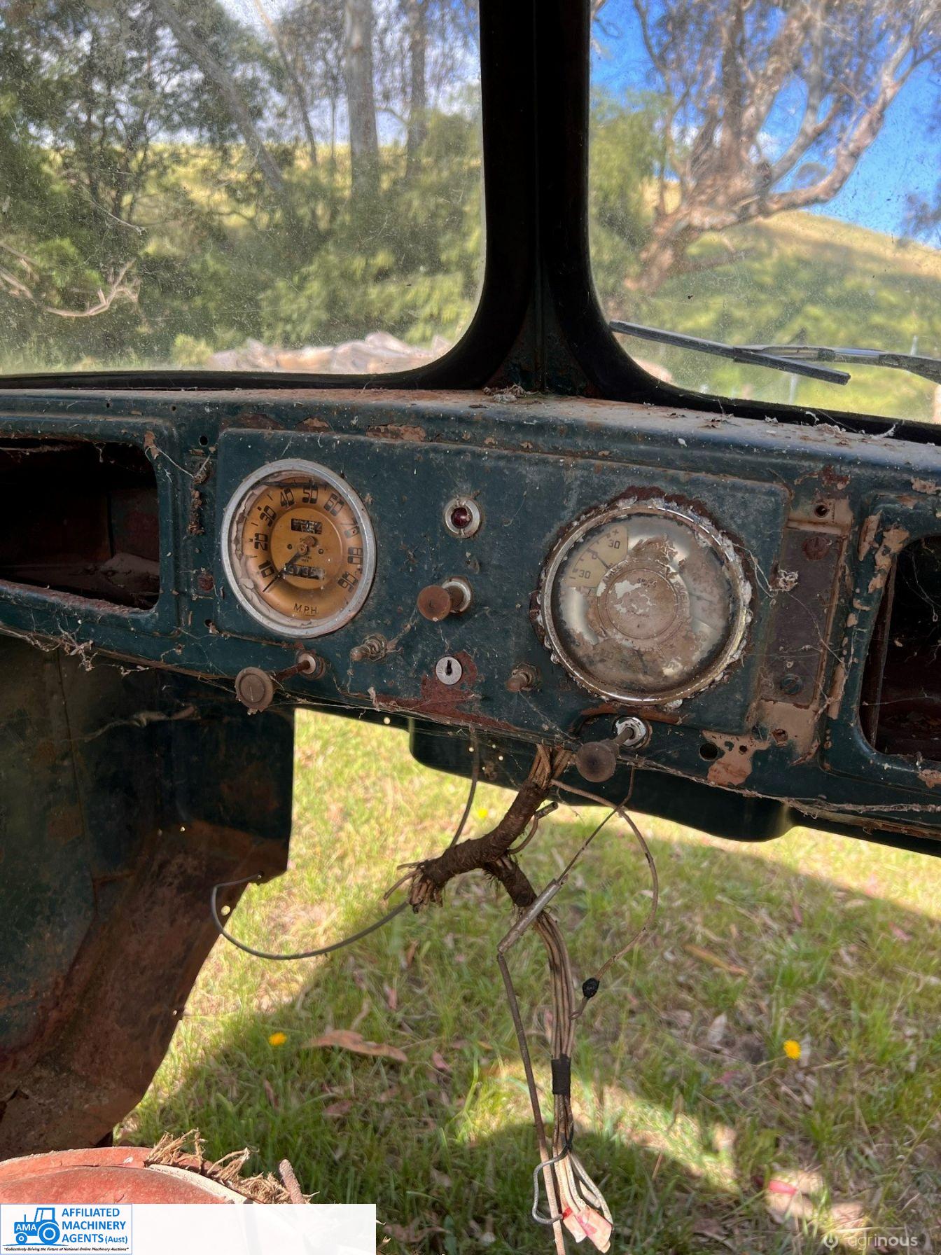 Morris Commercial Truck Cabin - photo 4